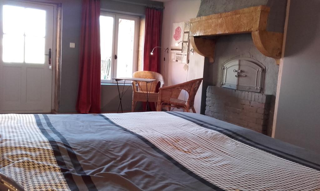 Chambres D'Hotes La Vie En Roses Iguerande Kültér fotó
