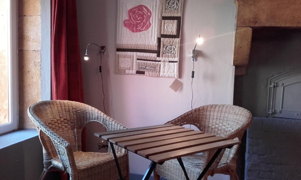 Chambres D'Hotes La Vie En Roses Iguerande Kültér fotó